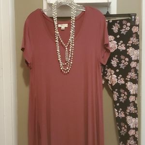 NWOT Mauve Tunic with matching leggings